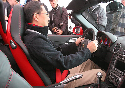 駕車不動姿勢會引發各種疾病