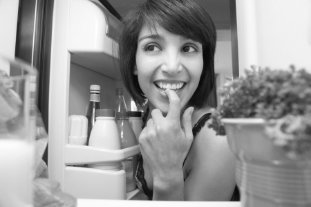 上班族們需警惕“冰箱腸胃炎”