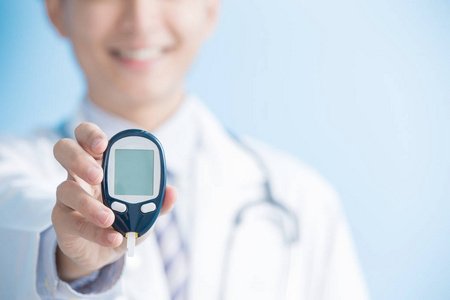 <strong>高血壓 糖尿病 對(duì)年輕人的殺傷力更</strong>