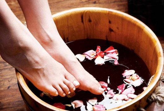 冬季準媽媽泡腳有好處 注意水溫和時長