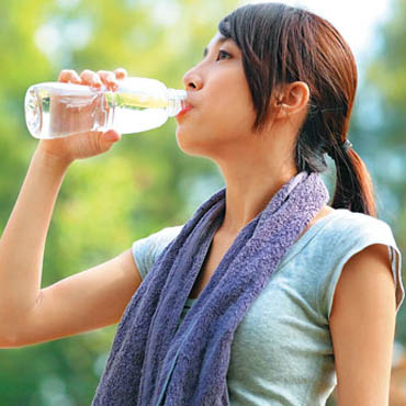 怎么喝水？ 5個(gè)指標(biāo)了解水喝夠了沒